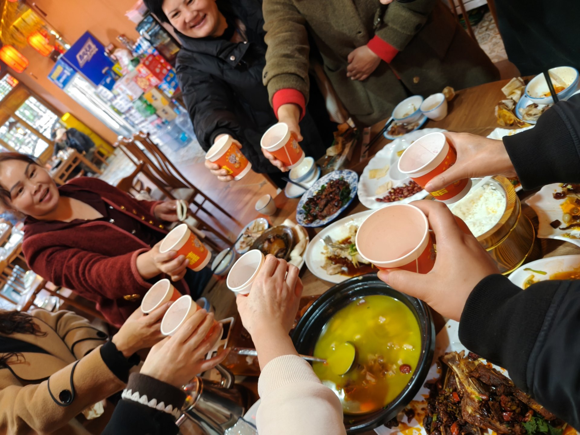 “为我们的节日，干杯！”——云南金丰汇三·八妇女节工会活动